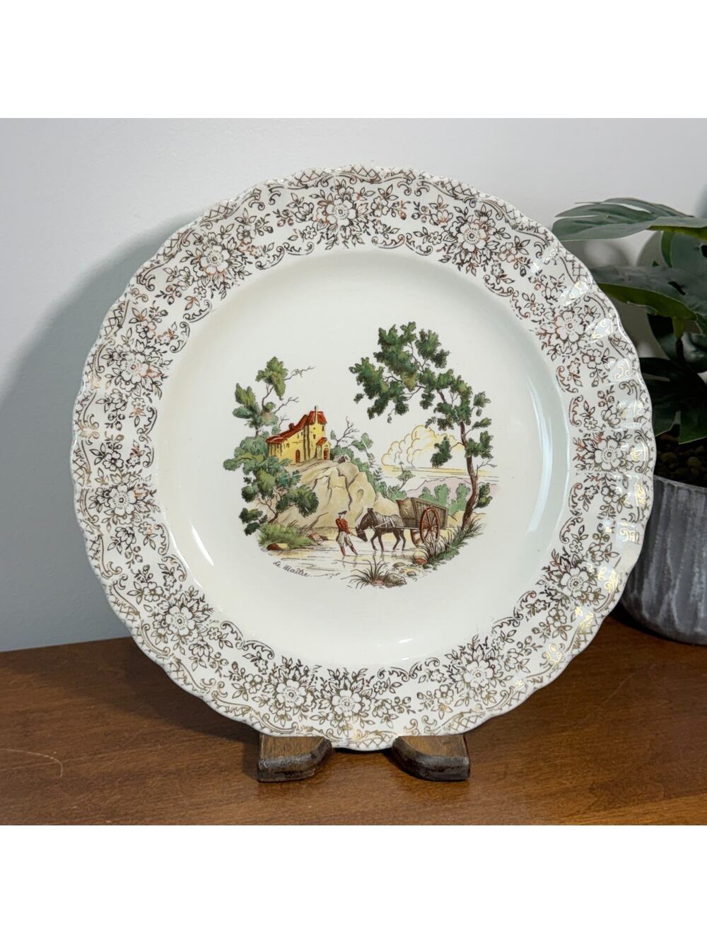 American Limoges Chateau France 22 K Gold Filigree Dinner Plate S518 USA 9.5"
